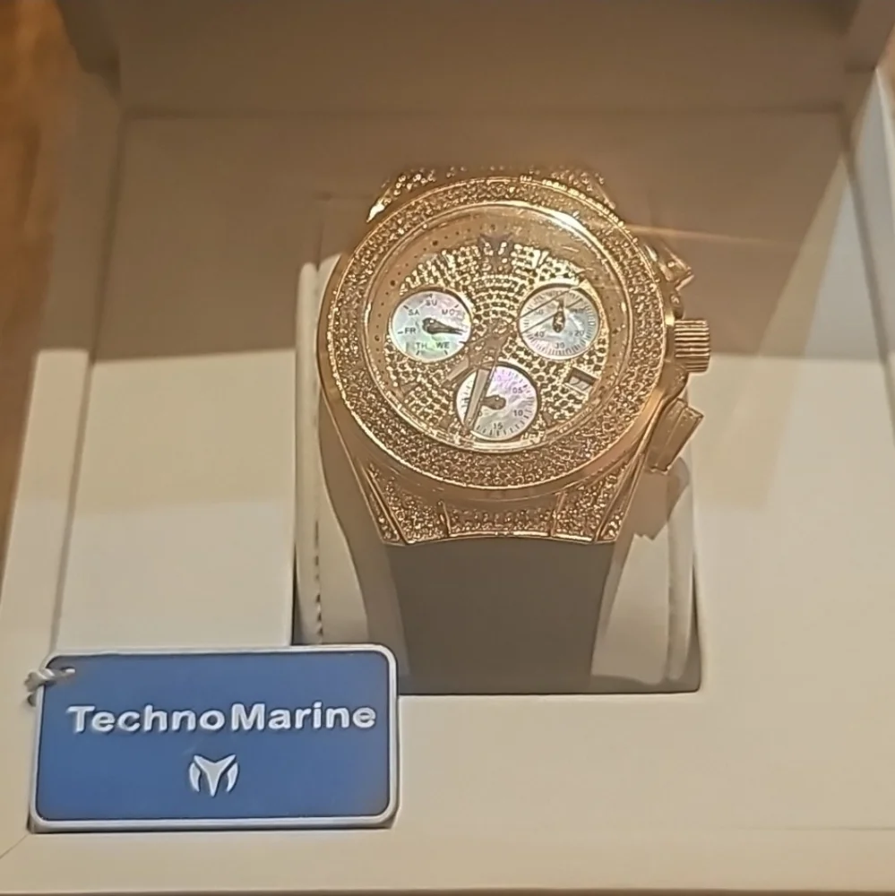 TechnoMarine Women's Rose gold watch - Picture 16 of 17
